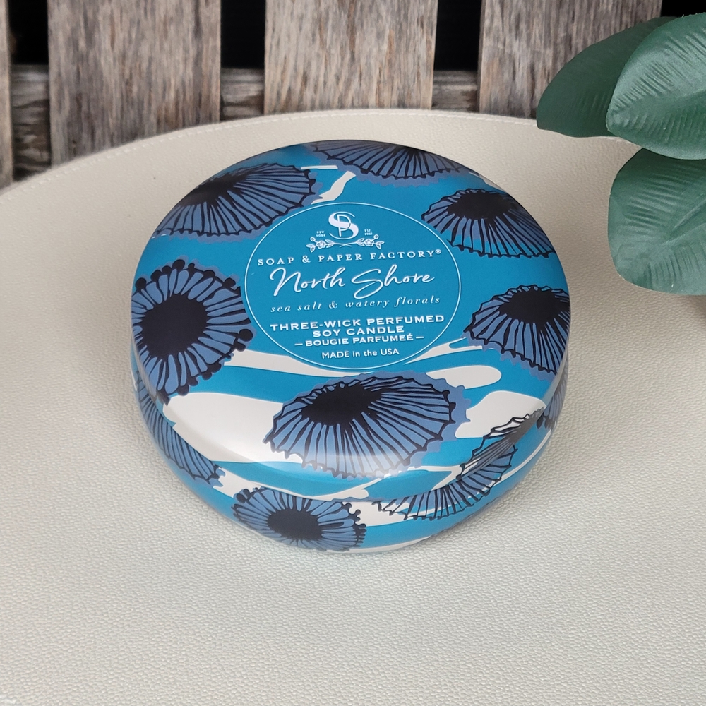 North Shore Sea Salt & Watery Florals Blue Tin 13oz Candle - Picture 6 of 7